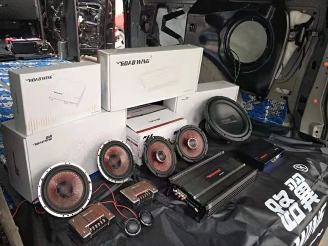 改装案例奔驰威霆改装法国路翼音响