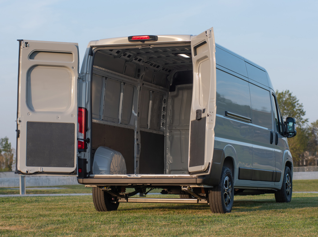 厢式货车也玩纯电动!菲亚特发布e-ducato