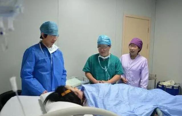 什么时候进产房待产比较好 9d4a073cb69548bcbde68398a18e6266.jpeg