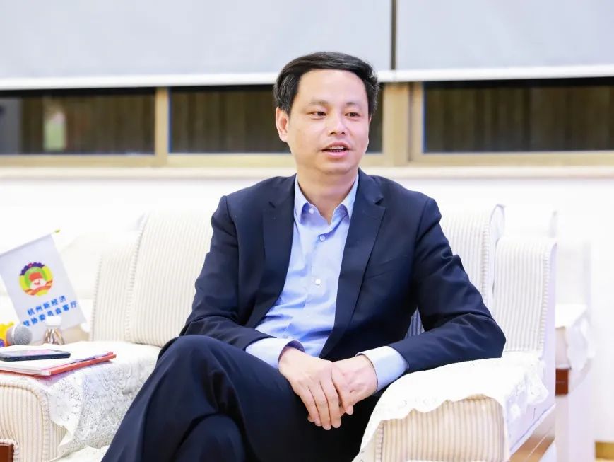 欧美同学会党组书记秘书长王丕君来访盘石