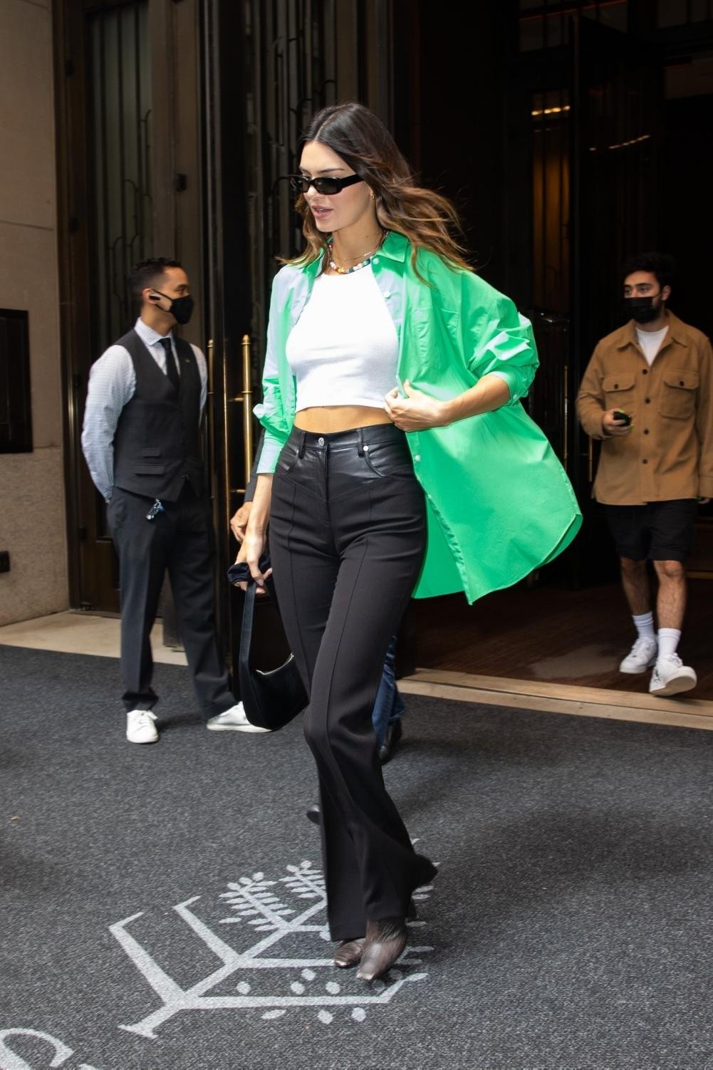 绿加黑穿搭 1a8d98ae941849d2b8684433c94b4332.jpeg