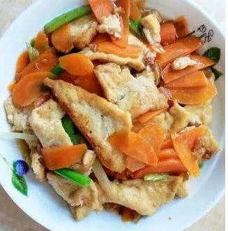 胡萝卜炒豆腐