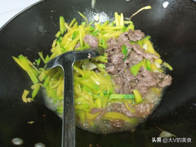 原創南瓜炒牛肉家常做法瓜嫩鮮甜牛肉嫩滑又入味非常好吃又下飯