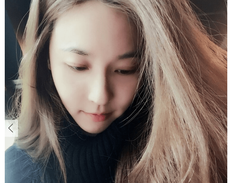 她24岁未婚先孕,34岁却惨遭丈夫抛弃,如今36岁为儿子复出_吴佳妮