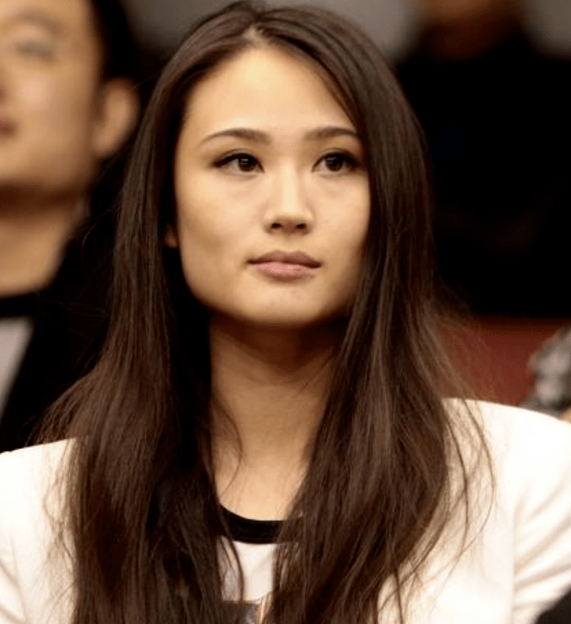 上节目拽英文惹怒吴京,去农村也一脸嫌弃_李安琪