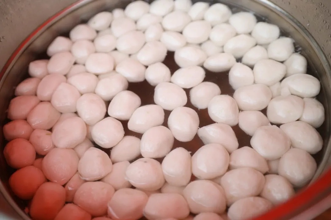 依托深厚的古镇特色和历史文化底蕴,现场还集合了罗店鱼圆,天花玉露霜