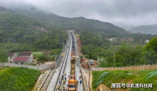 独山县有多少人口 多少个乡镇_云边有个小卖部图片(2)