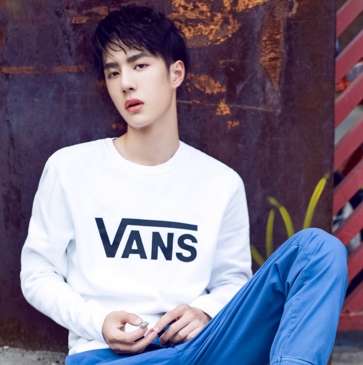 原创王一博力压肖战成为安踏代言人4月29日即将官宣