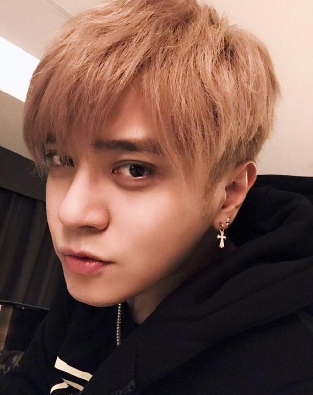 原创被羞辱罗志祥现身高尔夫球场身材暴瘦不似从前表示会坚持