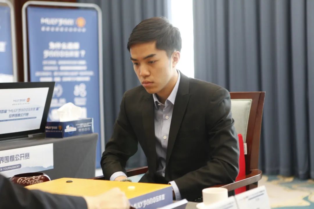 梦百合杯决赛芈昱廷罕见大模样作战 谢科四角穿心亦枉然