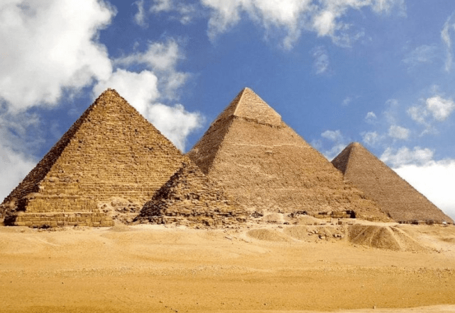 疯狂的建筑 纳粹大厅可容纳15万人 苏联纪念塔是帝王大厦的2倍 世界