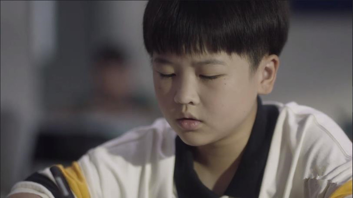 原创小舍得颜子悠发疯终于让田雨岚醒悟彻底由着孩子来清空书桌