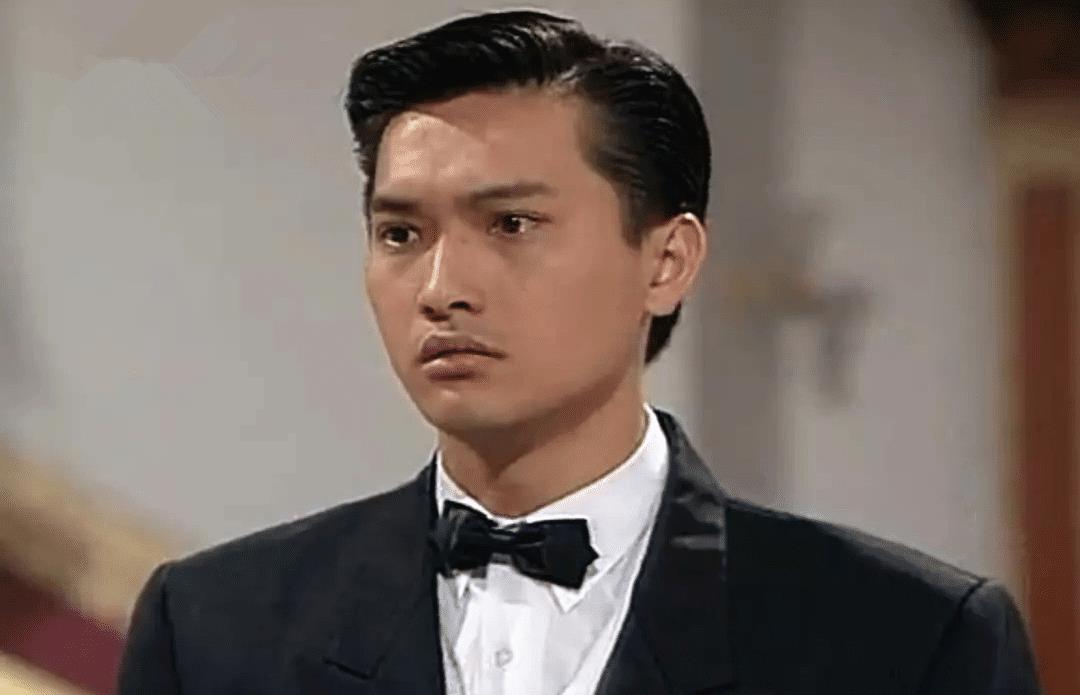 原创53岁陈锦鸿近照头发稀疏略显老为照顾自闭症儿子拒绝来内地发展