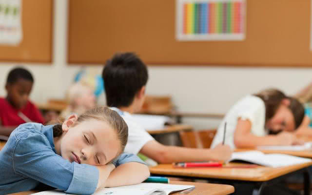 经常熬夜的初中生应该多吃些什么?快为孩子准备吧!