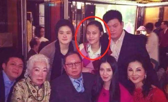 谢玲玲出生在哪一年 8634157db566447fbbbc13600748f3b6.jpeg