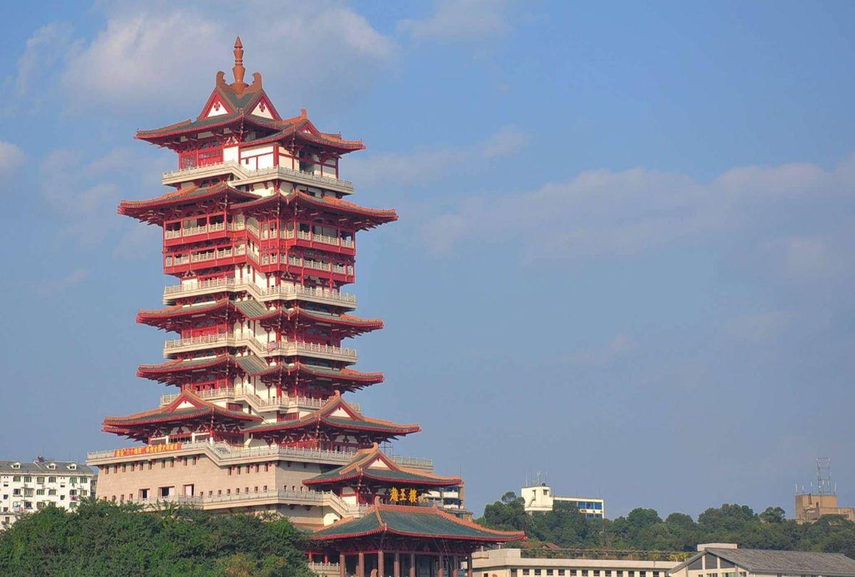 有天下诗文第一楼美誉的仿古建筑高99米