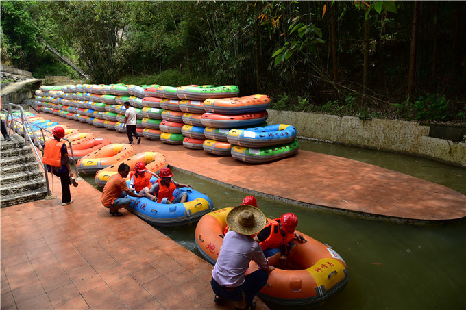 五一假期广东开启夏天模式漂流水上乐园抢闸开放