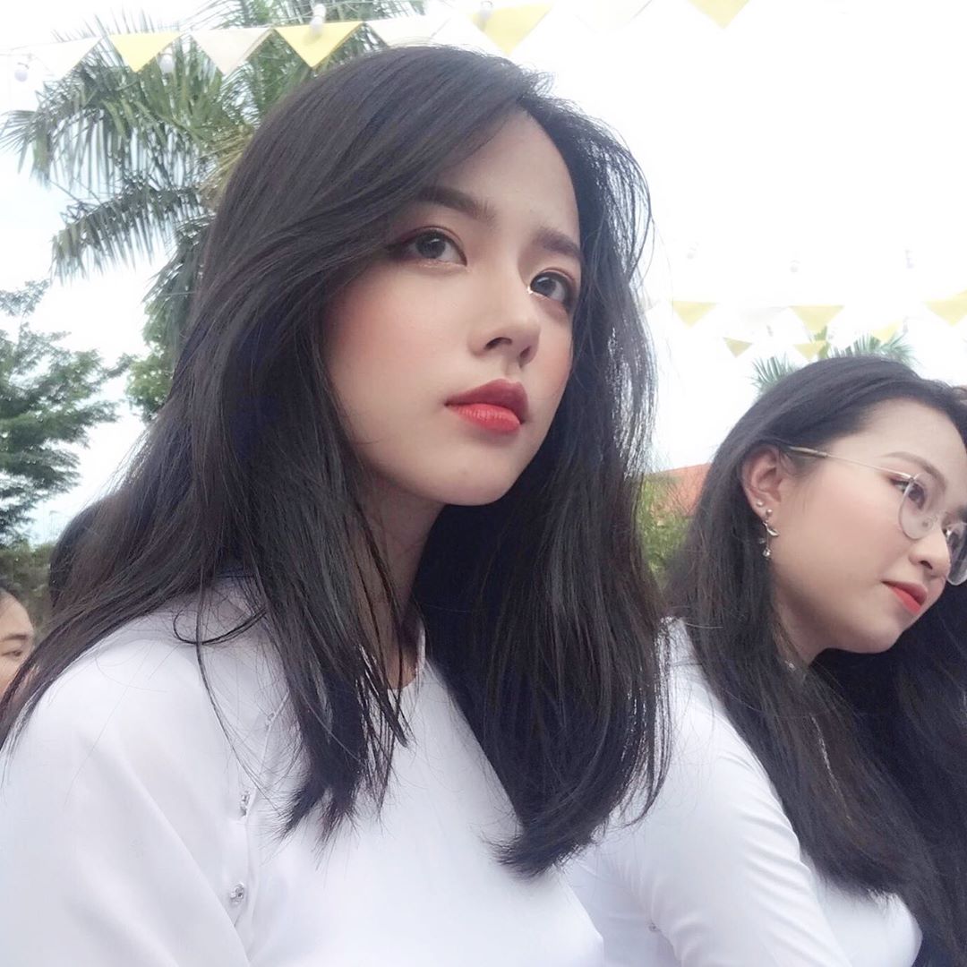 开学遭偷拍后引热议!18岁越南大一小清新「phan thi minh hang」