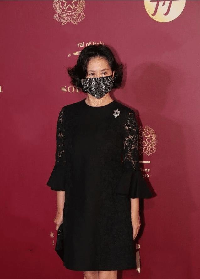 气质出众带贵气的女人 0539bd81fecb44478c3d594dc4bf81dd.jpeg