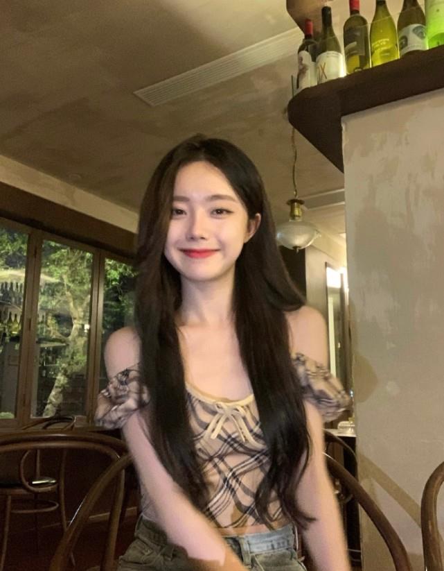 黄子韬与女网红张允恩恋爱多件同款被扒?