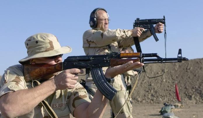 普通人现实版绝地求生选步枪好,还是冲锋枪好?_子弹