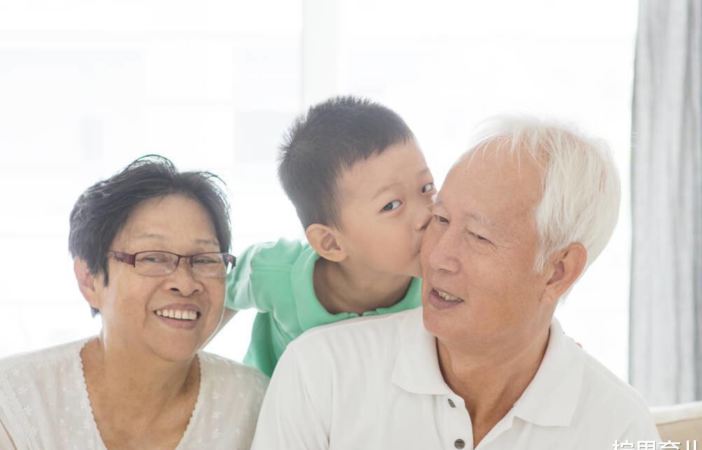 老婆是独生女 岳父母在我家住2年也不说走 我该不该离婚 宝爸