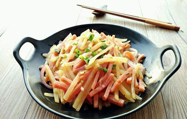火腿土豆炒辣椒 8e67642f63d6406fa6d84ceca6f3518d.jpeg
