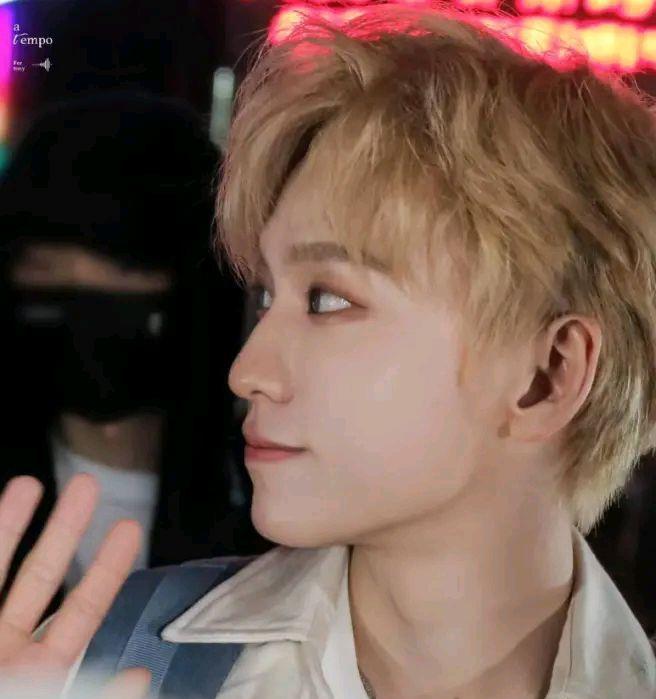 原创韩网热议余景天父母ktv相关双国籍还违法与众不同的规模