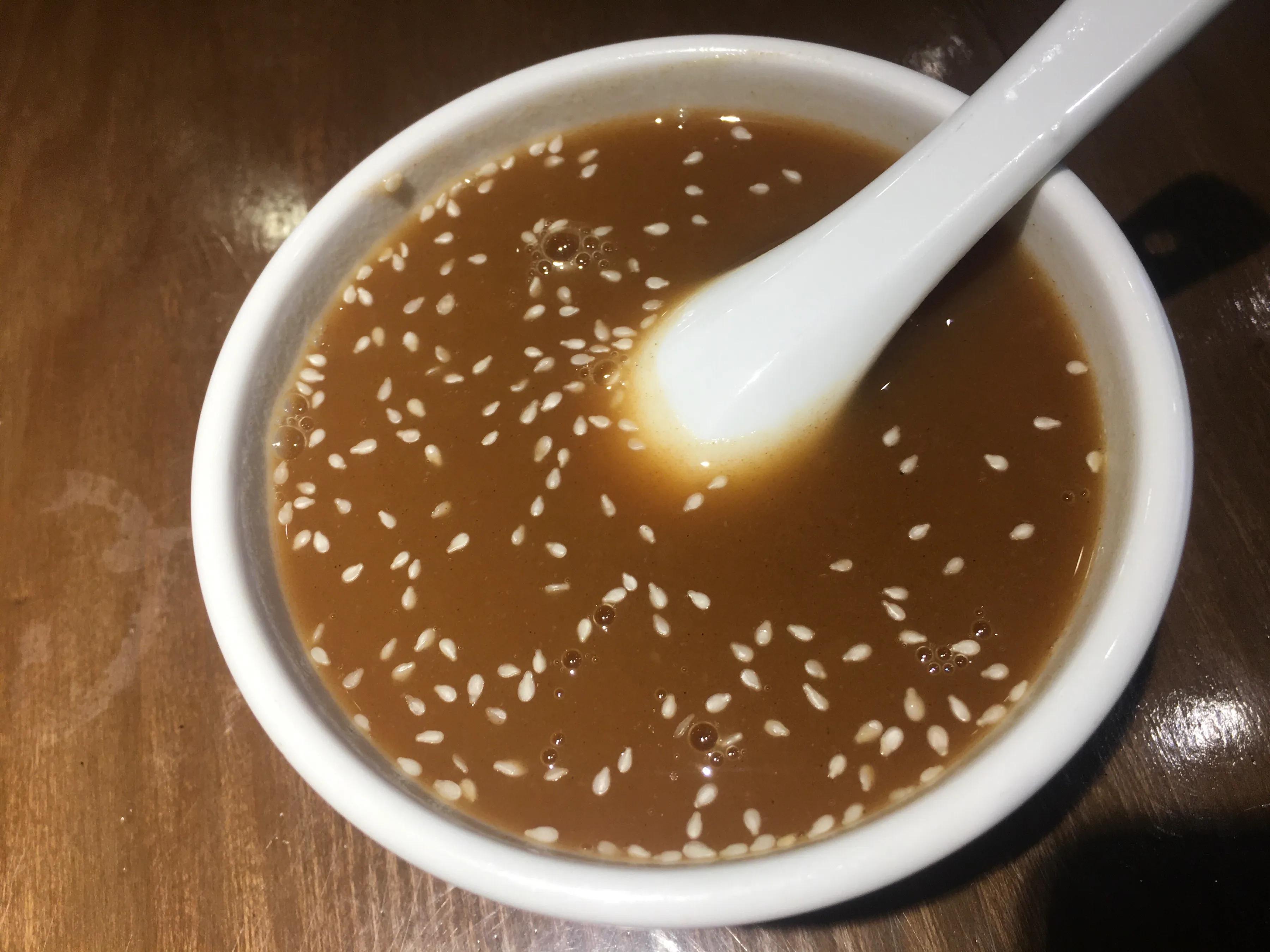 乾州四寶香飄古城西安豆腐腦酸湯麵醬辣子引人垂涎