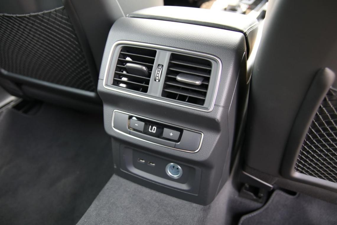 豪华中型suv新选择奥迪q5lsportback实测油耗68l100km