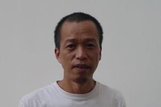 何云昌出生在云南省,原本就读于云南艺术学院油画系.