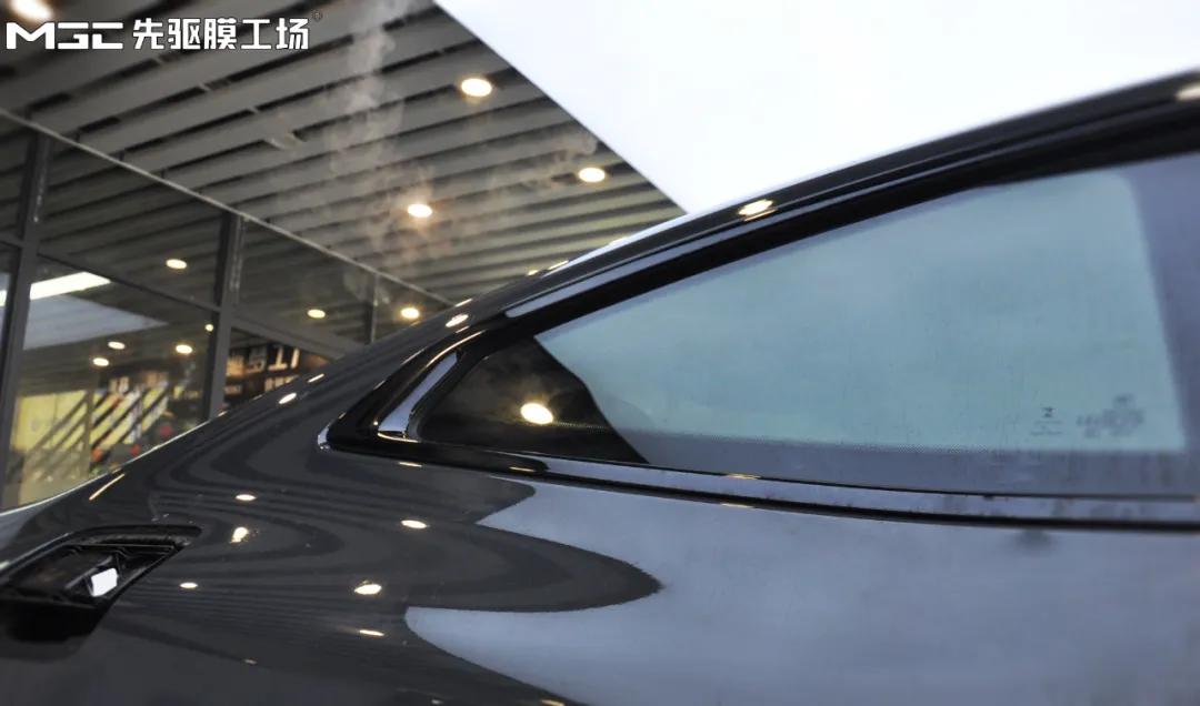 不可缺少的必备品汽车太阳膜威固让你清凉一夏