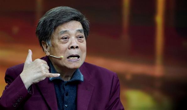 67赵忠祥最后一次录节目曝光,神情呆滞显憔悴,起身困难要搀扶_倪萍