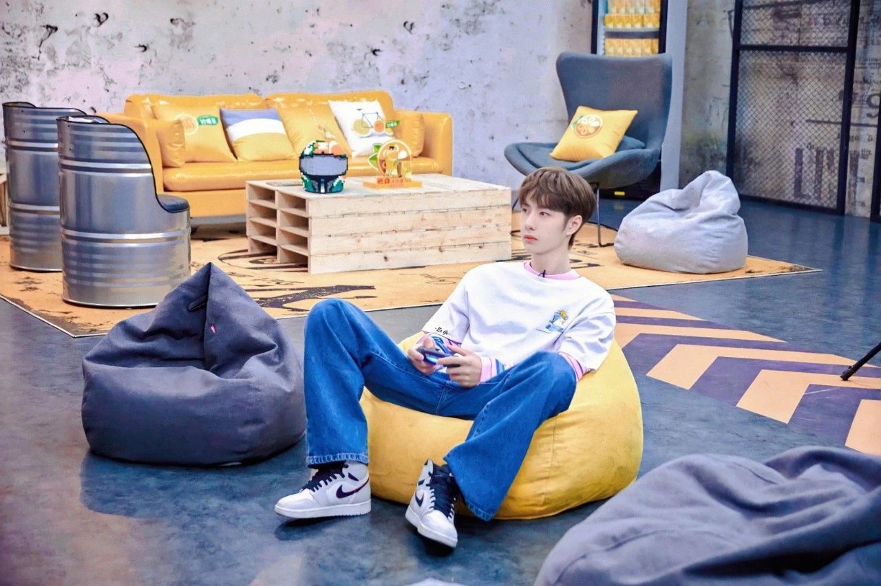 王一博壁纸啵啵太帅气了全身上下每一处都是优点全身皆是宝