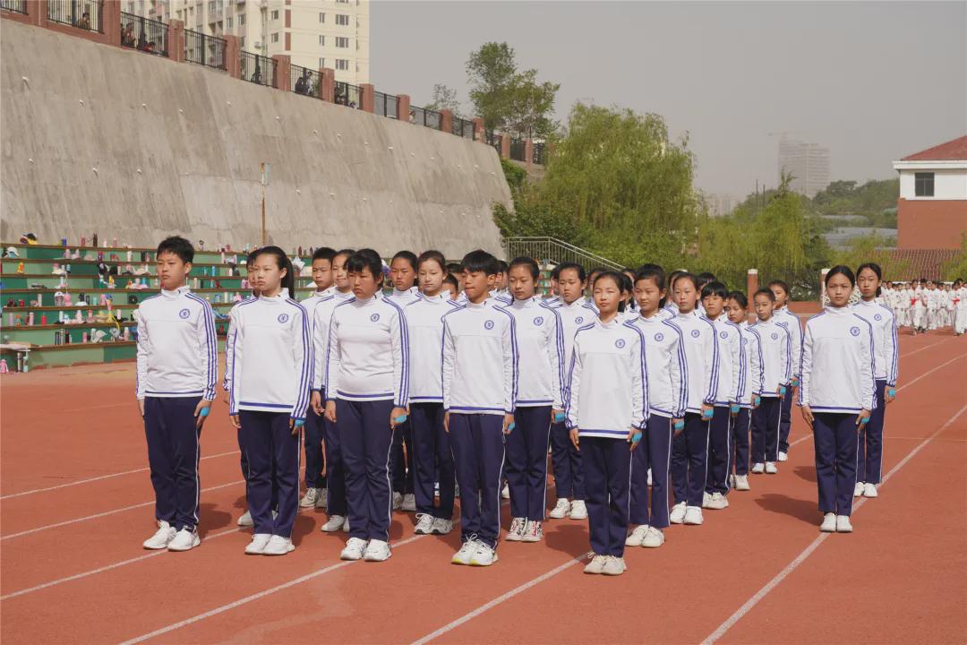 青岛铜川路小学举行2021年春季红色足迹趣味运动会