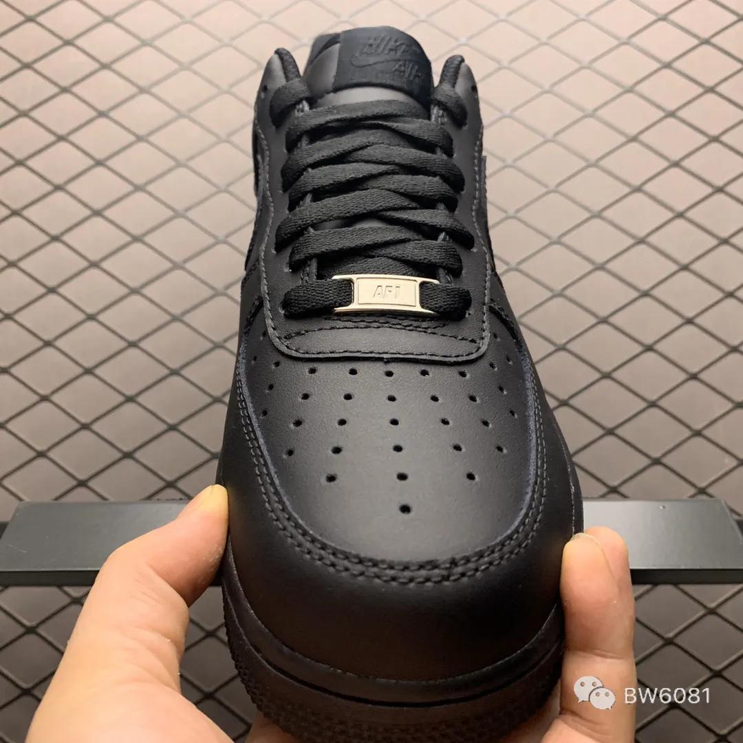 怎么把鞋子染成纯黑 df0c1efe1b8649968c4773197b5fa2d1.jpeg