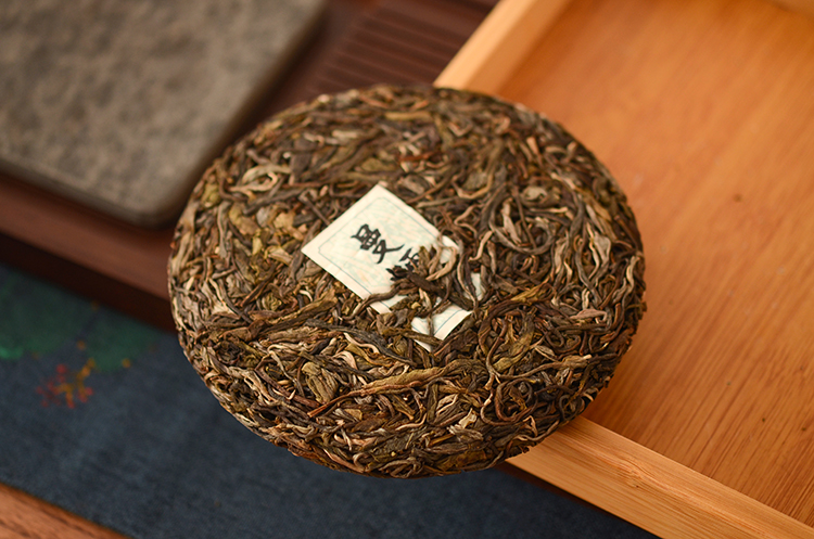 尝鲜2021年梅子箐古树茶春茶选散茶好还是紧压茶砖饼沱好