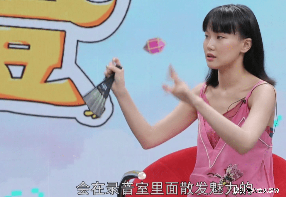 原创黄龄新恋情曝光和男友车内亲吻被拍她终于找到真爱了