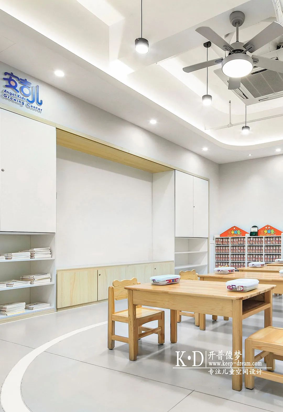 怎么装饰教室 b4973d87f7ad49e096f4c89769c41dbd.jpeg