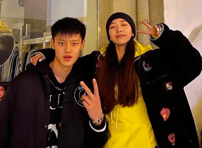 原创中国男篮18岁国手官宣恋情白富美女rapper大他4岁要学孙悦吗