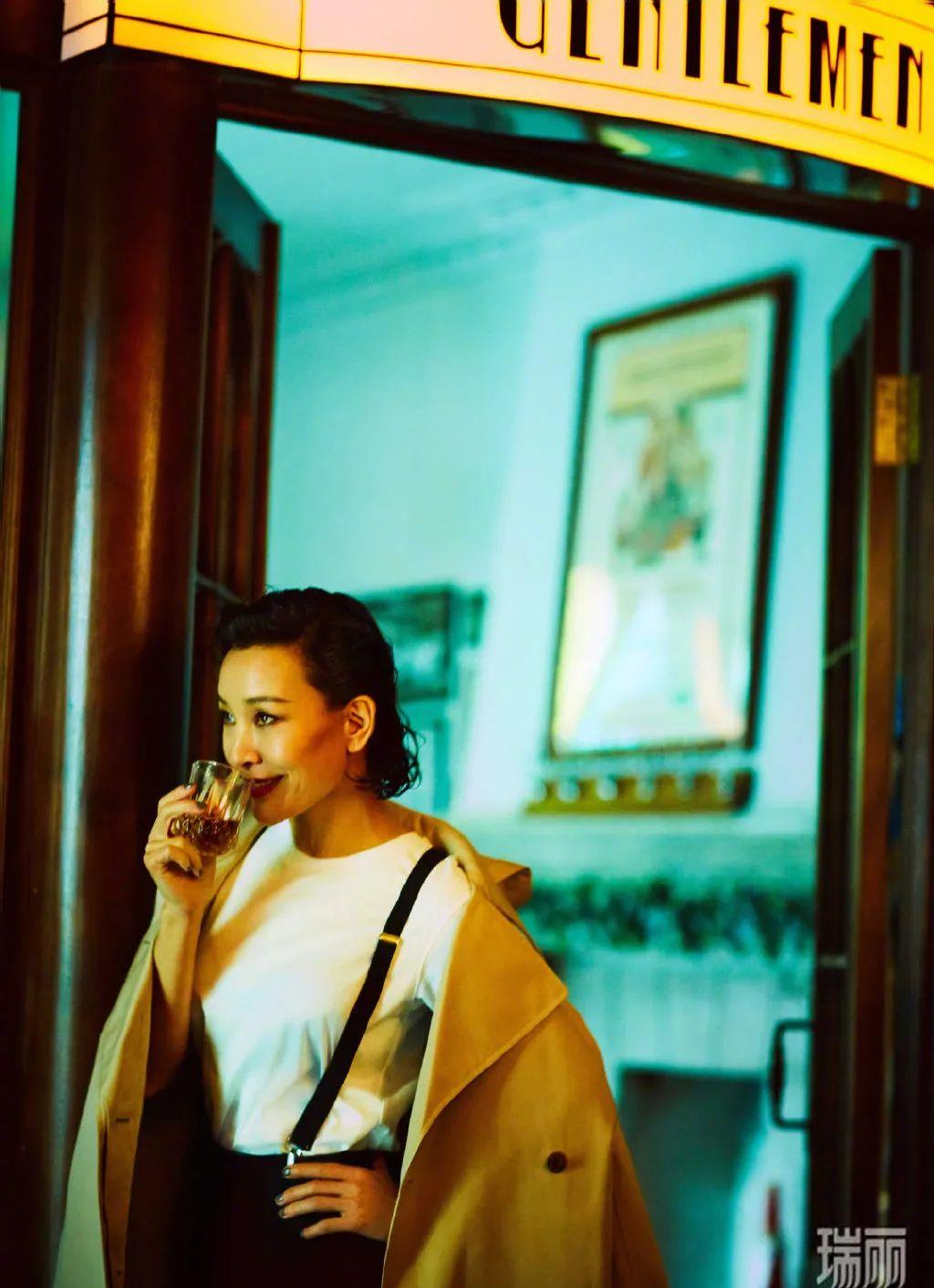 组图岁月不败温柔美人女星陈冲杂志写真大片