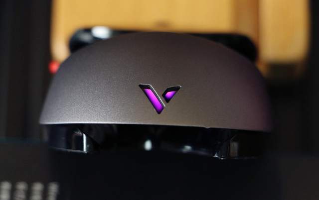 竞仔|雷柏VT960测评！超跑造型、有线无线双模连接、做最亮的电竞仔