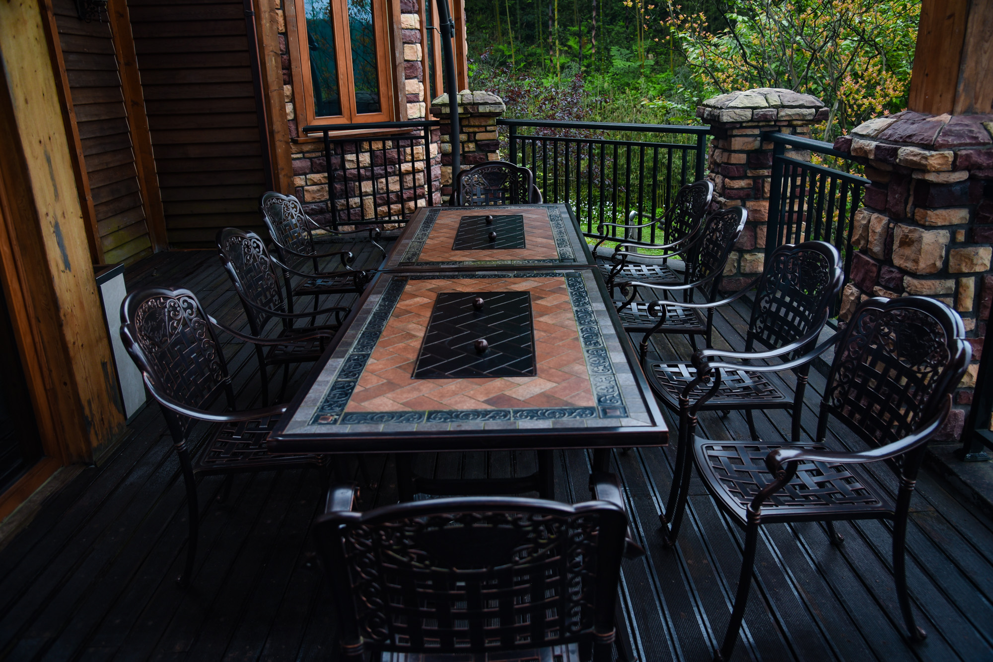 合江玉兰山上的高端温泉酒店藏在森林公园的腹地