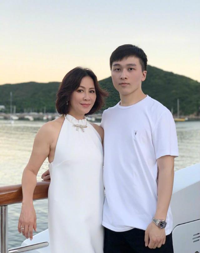 谢振轩和谢霆锋首次同框 f85901101d914442b13b2c05650aee80.jpeg