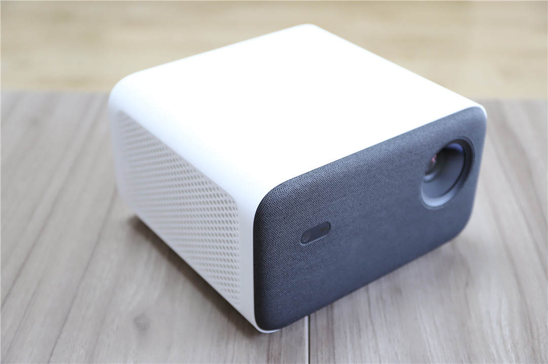 家庭观影新选择米家投影仪2真香体验