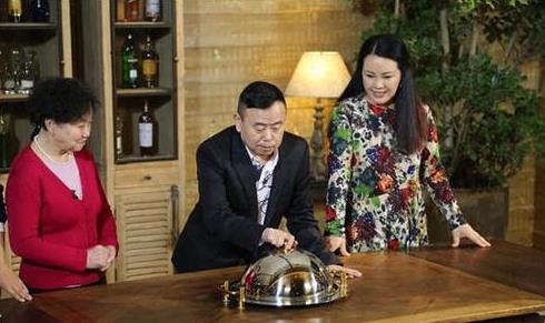 潘长江真实照片 25f736cfa34045d0a9e44901281ac31d.jpeg