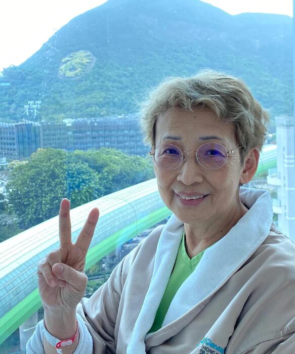 76岁冯素波确诊患肿瘤,开刀切除部分大肠及胆石,憔悴病床照曝光