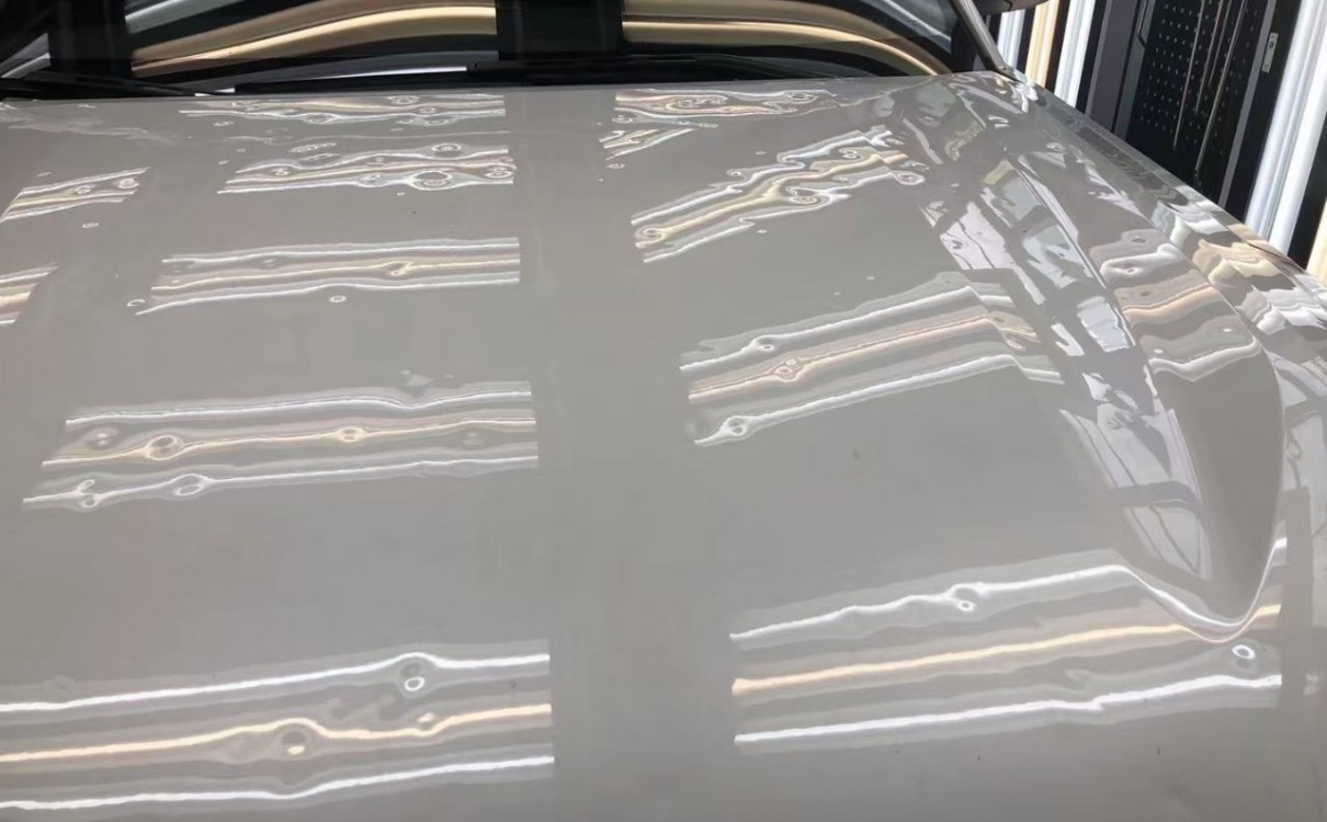 汽车被冰雹砸了最好的修复方法是什么 冰雹车修复多少钱 全车