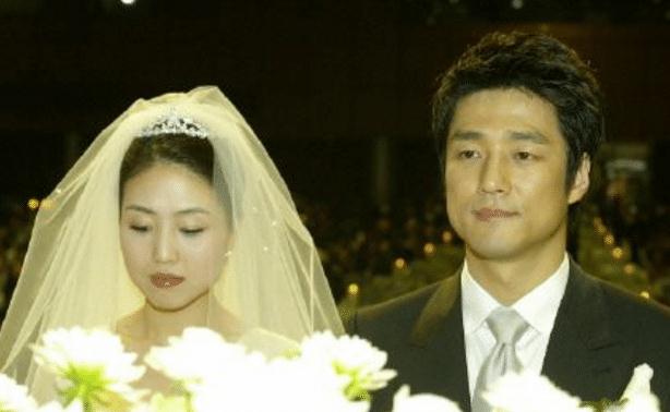 《百万新娘》上映之后,也是池珍熙最为关注的时候,他选择了和李秀妍