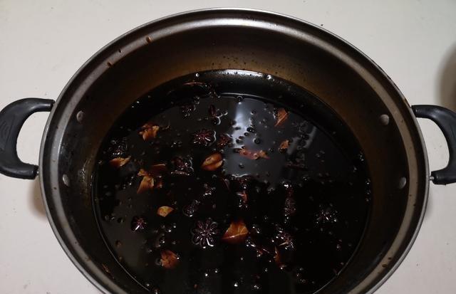 桂皮|冬天来了，又到了腌酱肉的季节，教你秘制配方，酱肉出锅甘香醇厚